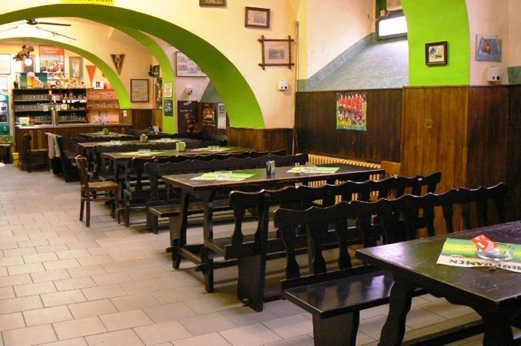 Hotel Pariz Jicin Ngoại thất bức ảnh