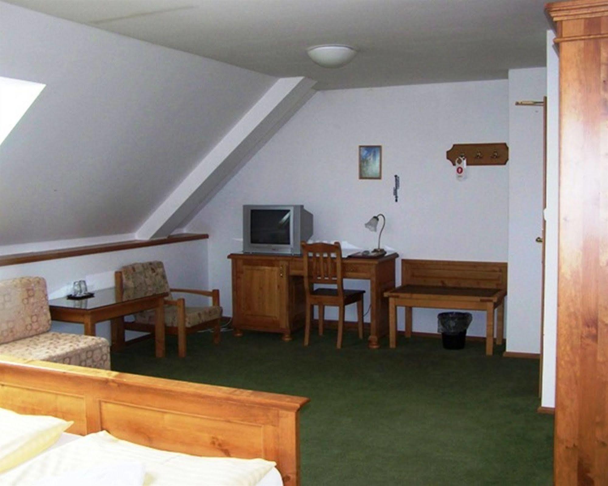 Hotel Pariz Jicin Ngoại thất bức ảnh