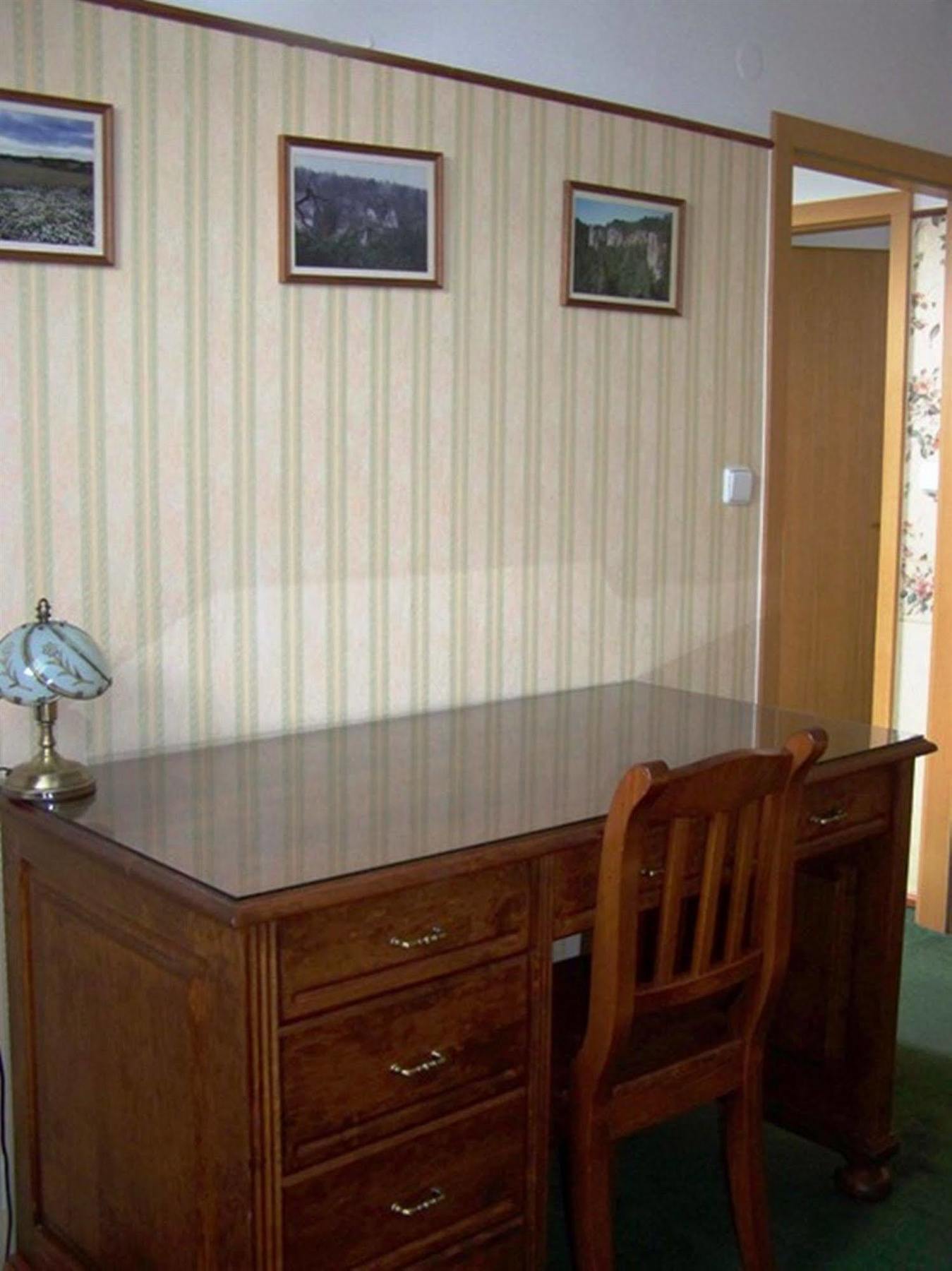 Hotel Pariz Jicin Ngoại thất bức ảnh