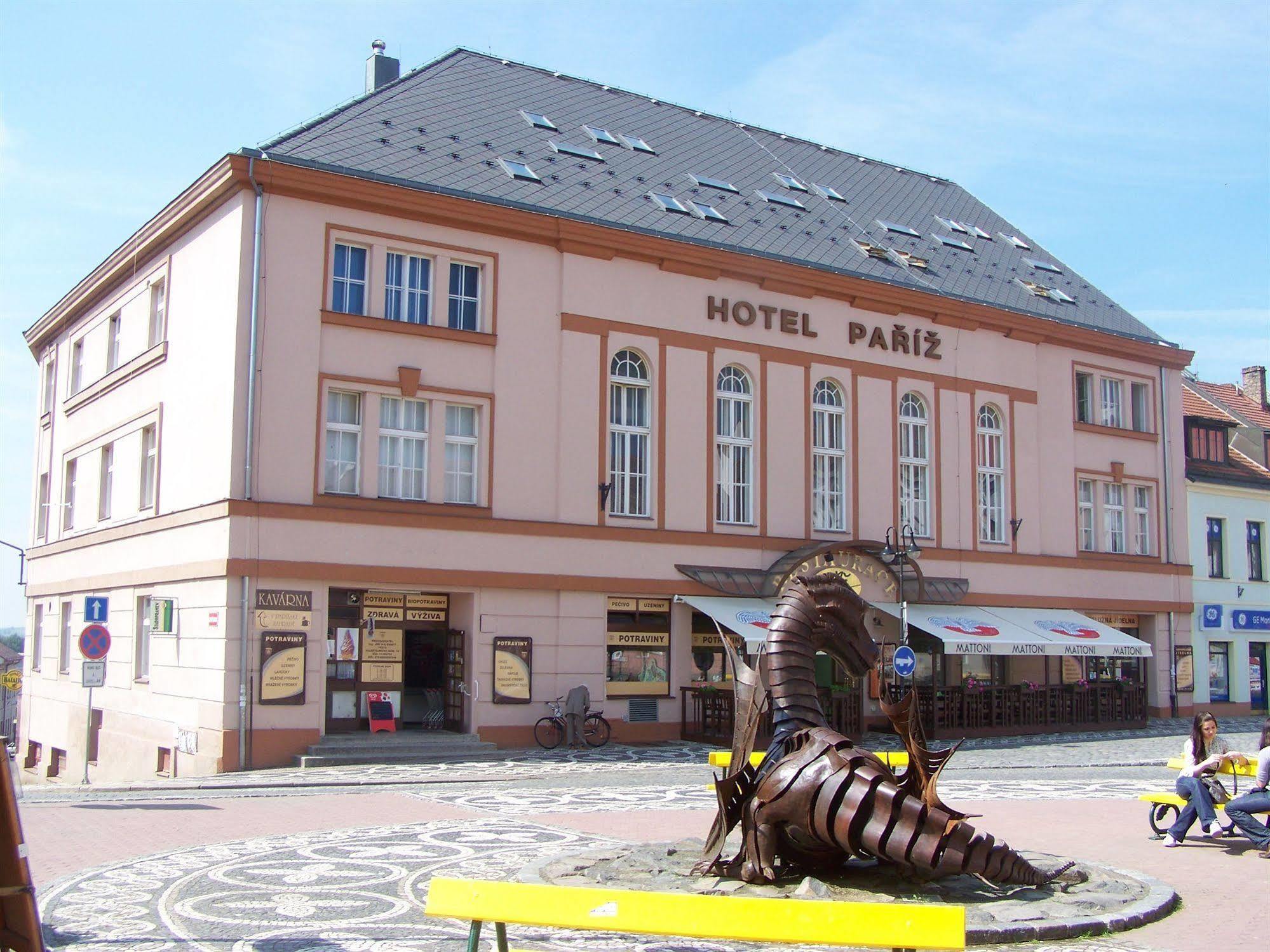 Hotel Pariz Jicin Ngoại thất bức ảnh