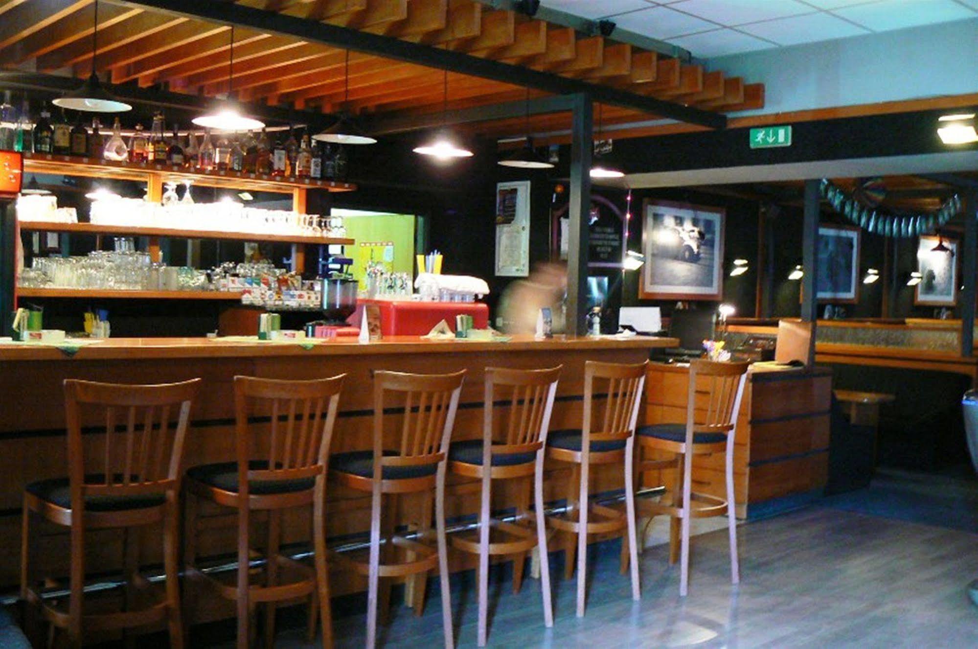 Hotel Pariz Jicin Ngoại thất bức ảnh